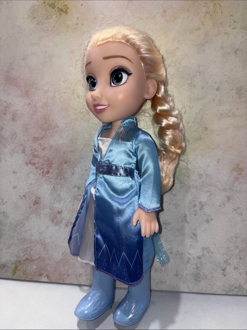 Disney Frozen 2 Elsa Travel Doll 14 Inches jakks pacific Disney Poseable doll